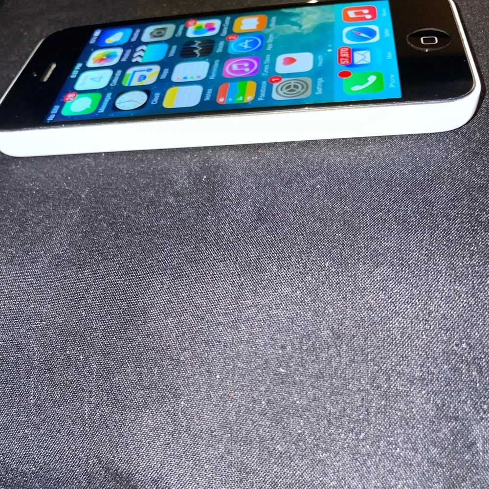 📢🎈🚨6️⃣TIMES🎈🎁🎉🎊HOST PIC 🪩I Phone 5C📲🚨